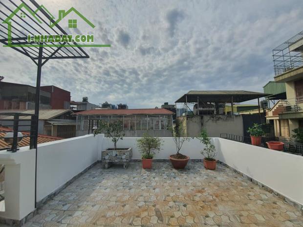 Gia đình bán nhà Ngõ 277 Vũ Tông Phan, 38mx4 tầng, ngõ ô tô đi , 5 tỷ lh 0911002289 - 2