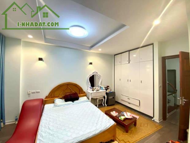 Bán nhà  đường Cổ Linh Tư Đình, Long Biên .DT 60m2.5 Tầng. Gara Ô to. - 2