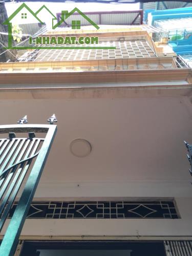 Bán nhà Phố Minh Khai 100 m2, ô tô đỗ cửa, mặt tiền 10m, kinh doanh các mặt hàng.