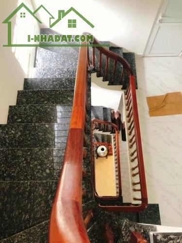 Cần bán nhà phố Nguyễn Sơn , Nguyễn Văn Cừ. Gara ô tô. DT 93m2 - 2