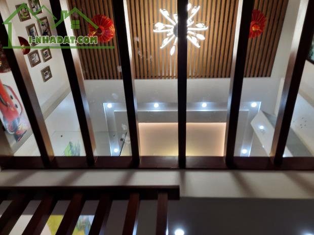 Bán nhà Nguyễn Văn Cừ - Gia Thụy. DT 60m2, Nhà xây 5 Tầng - 3