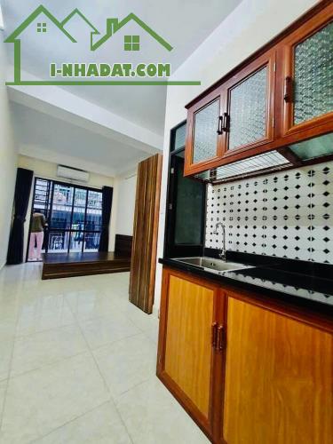 Bán nhà phố Quảng An 170 m2, ô tô vào nhà, phố (View Hồ Tây cực đẹp), cao cấp.