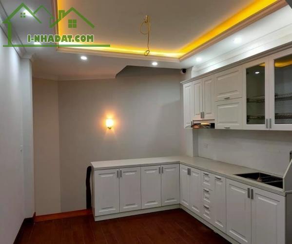 Bán nhà mặt phố Trần Phú, Hà Đông 50m2, kinh doanh đỉnh, vỉa hè đá bóng, giá đầu tư - 2