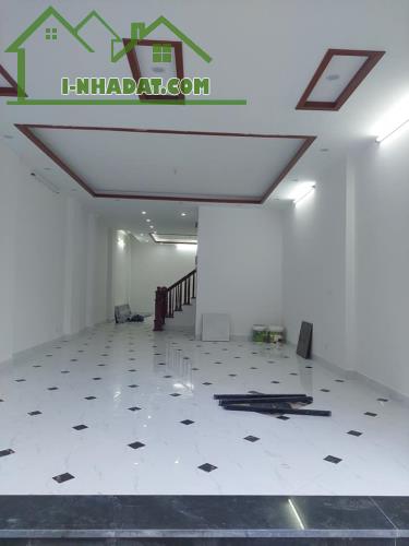 Bán nhà phố Lê Trọng Tấn 160 m2, ô tô vào nhà, phố kinh doanh các mặt hàng, mở văn phòng..