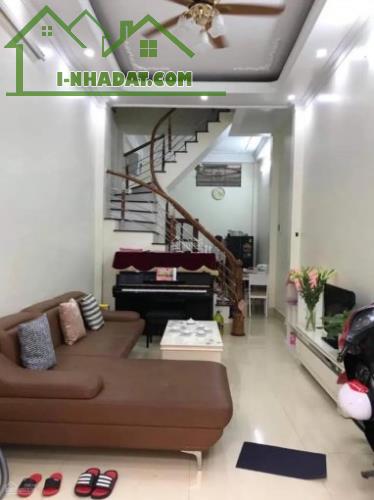 Bán nhà Minh Khai , Q.Hai Bà Trưng , DT 33mx5 tầng , MT 5m , giá 4,5 tỷ lh 0911000389