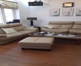 Bán nhà phố Bạch Mai, 115 m2, ô tô vào nhà, mặt tiền 4.3 m, phố kinh doanh, giá 28 tỷ.