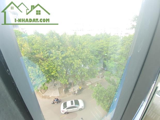 Cho thuê văn phòng 80m2 view đẹp, ánh sáng tự nhiên tại mặt phố Chùa Láng, Đống Đa,Hà Nội - 2