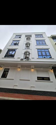 TOÀ APARTMENT DT 200tr/tháng, MẶT PHỐ Trấn Vũ. MB 80M². Chào 62 tỷ