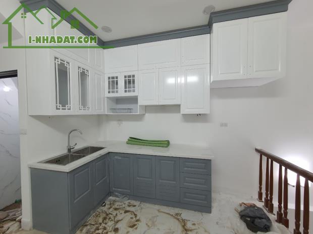 Minh Khai nhà mới đẹp- mặt ngõ ôtô- KD đỉnh. Gía 10.6 tỷ.
