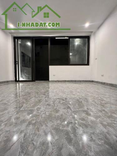 Bán nhà Hồng Tiến - Long Biên, 80m2, 5T, 5.3m MT, giá 11.8 tỷ, với tiện ích công năng cao. - 1
