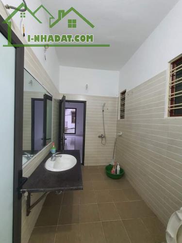 Bán nhà Hồng Tiến - Long Biên, 80m2, 5T, 5.3m MT, giá 11.8 tỷ, với tiện ích công năng cao. - 3
