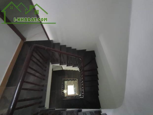 Bán nhà Hồng Tiến - Long Biên, 80m2, 5T, 5.3m MT, giá 11.8 tỷ, với tiện ích công năng cao. - 4