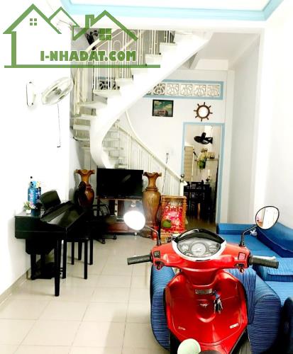 Hẻm 5m, Phan Văn Trị, P10, Gò Vấp. 42m2, 3 tầng, mới, ở ngay.