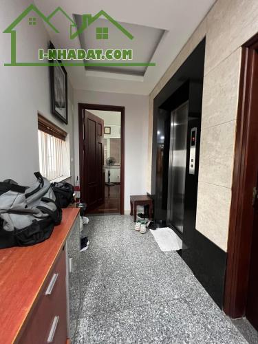 Bán nhà Hoà Mã mặt phố cổ HBT kinh doanh vỉ hè 115 m2 giá 70 tỷ