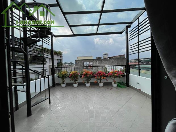 Cần bán nhà mới vào ở luôn Bồ Đề, Long Biên 60m2 x 7 tầng, 5m MT, thang máy, kinh doanh.