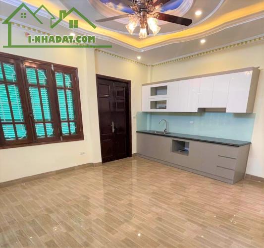 Bán Nhà đẹp ở ngay phố Đào Tấn, 60m 5T Ô tô KD. Giá 20,5 tỷ. LH 0349157982.