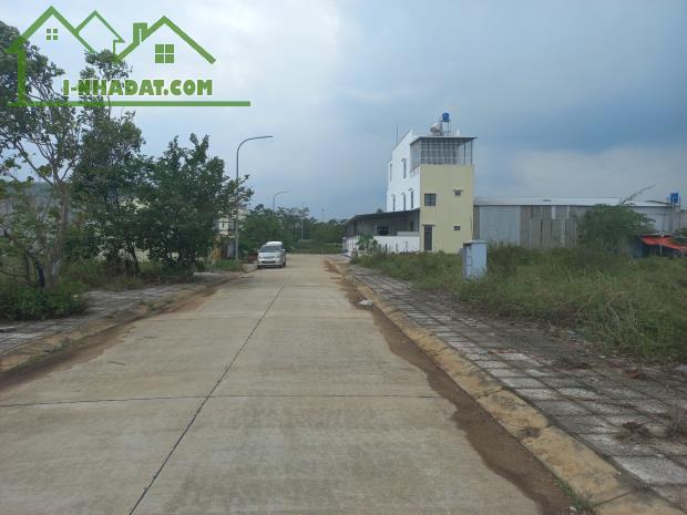 Hot! Bán lô đất thuộc khu dân cư Đồng Cũ xã Bình Long Bình Sơn Quảng Ngãi 250m2 - 1