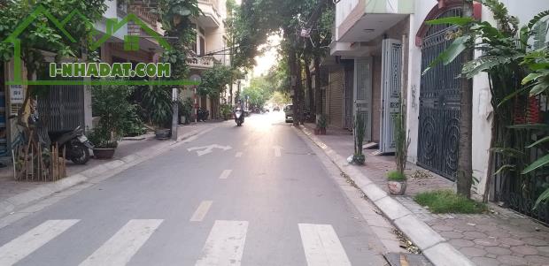 HÀNG HIẾM KHU PHÂN LÔ HUỲNH THÚC KHÁNG DT49.5m2- THANG MÁY, MẶT TIỀN ĐẸP
