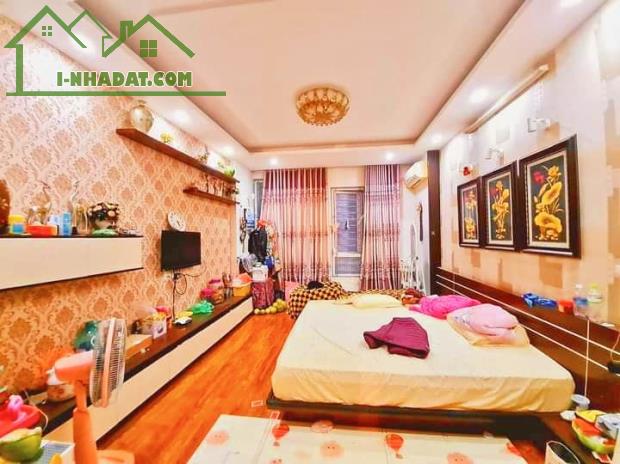 Bán nhà Láng Đống Đa dt 45m x5t, mt 5m, giá 7,5 tỷ. - 1