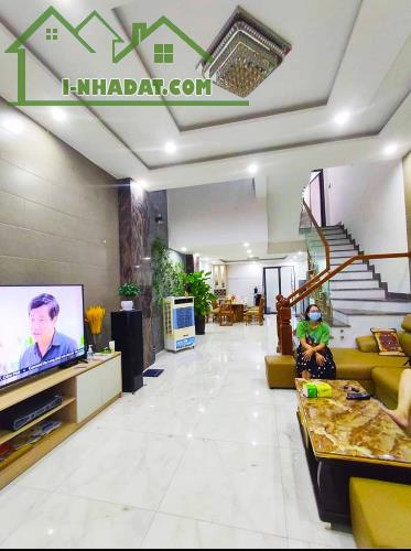 Q.Hải Châu, Lê Duẩn – Xe Hơi vào Nhà - 1Trệt 2Lầu, 68m2(5mx13,5m), 6.6tỷ TL(0935sáu21182) - 1