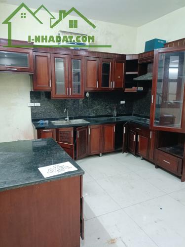 Cho thuê gấp Biệt thự Việt Hưng-Long Biên-200m * 3.5 tầng-28 triệu/tháng - 2