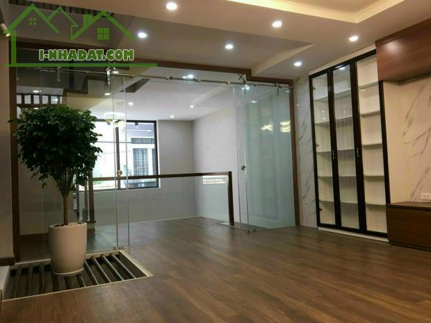 Bán Nhà Nguyễn Sơn- Nguyễn Văn Cừ, 55m2. 5 Tầng. MT 4,58m. Gara Ô Tô, Ô chờ Thang Máy - 4
