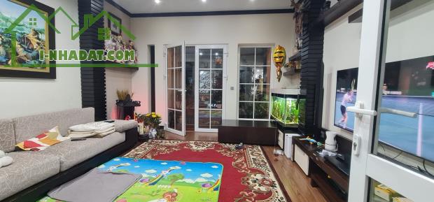 BÁN GẤP NHÀ 4 TẦNG 90M2, MT 4M5 PHỐ NGUYỄN VĂN CỪ, PHÂN LÔ Ô TÔ,  KINH DOANH. GIÁ 12 TỶ - 5