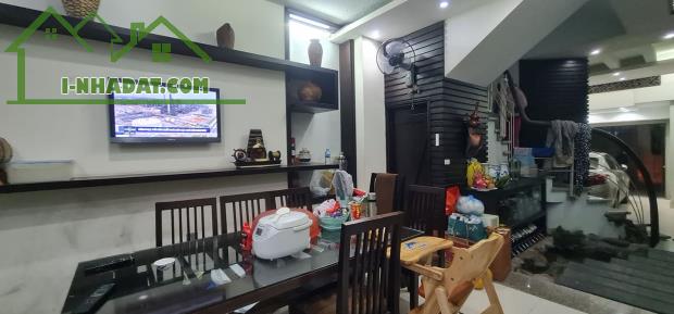 BÁN GẤP NHÀ 4 TẦNG 90M2, MT 4M5 PHỐ NGUYỄN VĂN CỪ, PHÂN LÔ Ô TÔ,  KINH DOANH. GIÁ 12 TỶ - 1