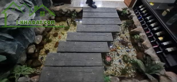 BÁN GẤP NHÀ 4 TẦNG 90M2, MT 4M5 PHỐ NGUYỄN VĂN CỪ, PHÂN LÔ Ô TÔ,  KINH DOANH. GIÁ 12 TỶ