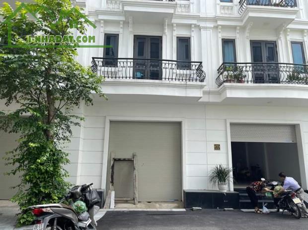 Bán shophouse Luxury Kiến Hưng DT 65m, mặt tiề 5m