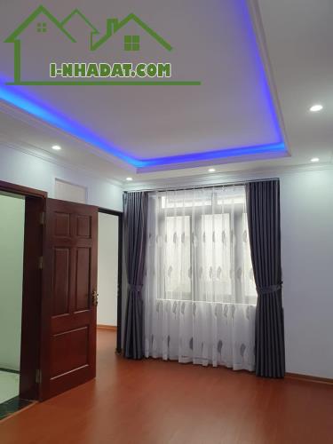 Nhà phân lô oto kinh doanh  ngõ thông Cầu Giấy Hoa Bằng 50m2 mt4m 7,4 tỷ thương lượng . - 2