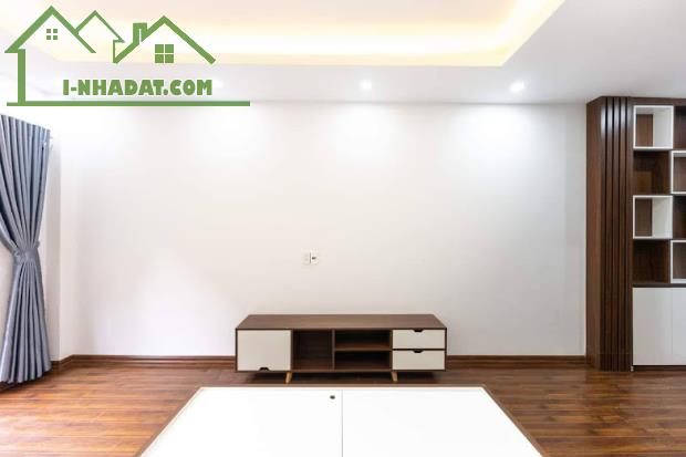 Cần bán nhà riêng, lô góc, ô tô tránh. 35/46m2 6 tầng mặt tiền 5m. ĐƯỜNG LÁNG - Quận Đống - 2