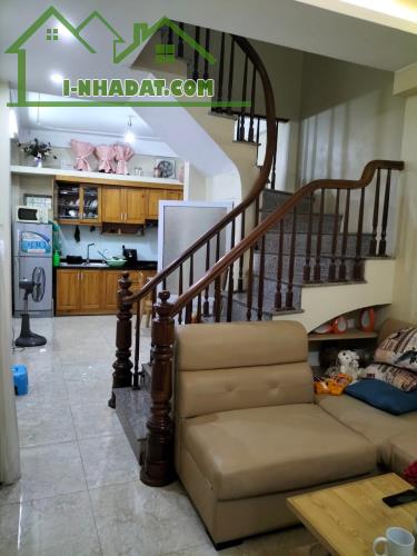 Bán nhà 4 tầng diện tích 40m2 mặt tiền 4m Đường Nguyễn Tuân, Giá 4,1 tỷ, Lh 0981552225