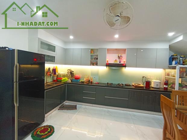 Nhà mới Lý Tự Trọng - Gần Tòa Nhà Hành Chính, 2mặt kiệt-Nở Hậu, 68m2, chỉ 3tỷ x