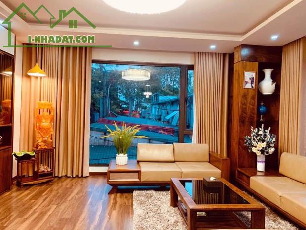 DUY NHẤT 1 NHÀ BÁN NGÕ 55 PHỐ ĐỖ QUANG DT:52m2X5T - PHÂN LÔ, VỈA HÈ - 2