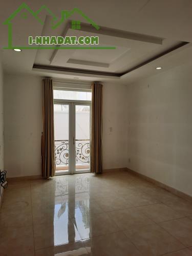 Nhà ngay Ngã tư Hàng Xanh, Bình Thạnh, 70m2, chỉ 7 tỷ 200 - 2