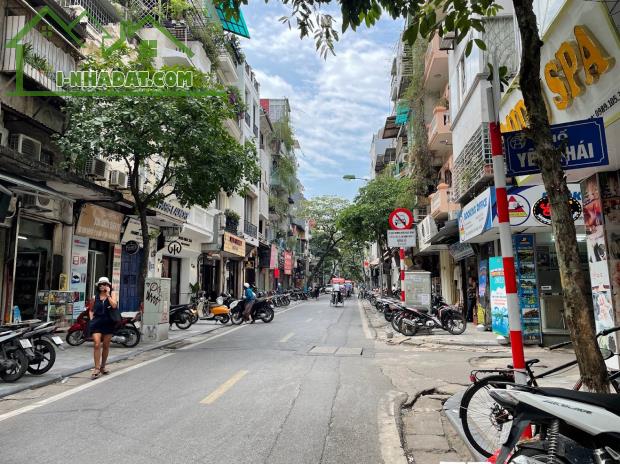 Mặt phố Hàng Mành, Hoàn Kiếm, trung tâm phố cổ, kinh doanh khủng, 330m2, giá chỉ 190 tỷ