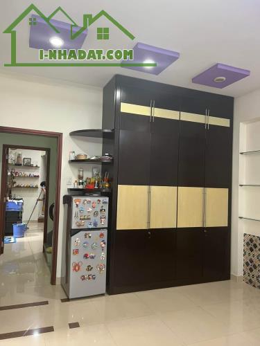 Đường Huỳnh Văn Bánh, Phường 11 Phú Nhuận, DT 4x17=71m², giá 11 tỷ, 4 tầng, ngang 4m. - 2