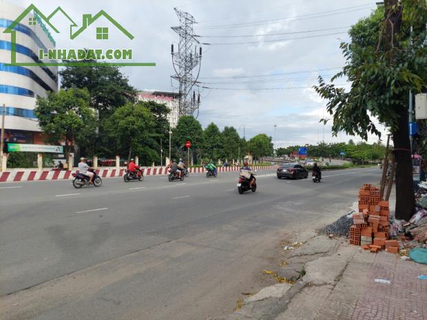 Bán nhà MẶT TIỀN Tô Ký Ngay CVPM Quang Trung - QL 1A , 3 tầng, Kd đỉnh chỉ 11 tỷ nhỉnh. - 2