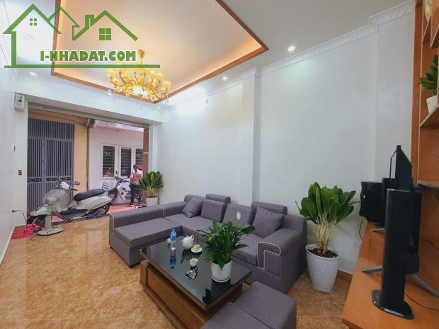 Bán Nhà Riêng Phố Chính Kinh 45m LÔ GÓC - KINH DOANH. Giá Nhỉnh 6 Tỷ
