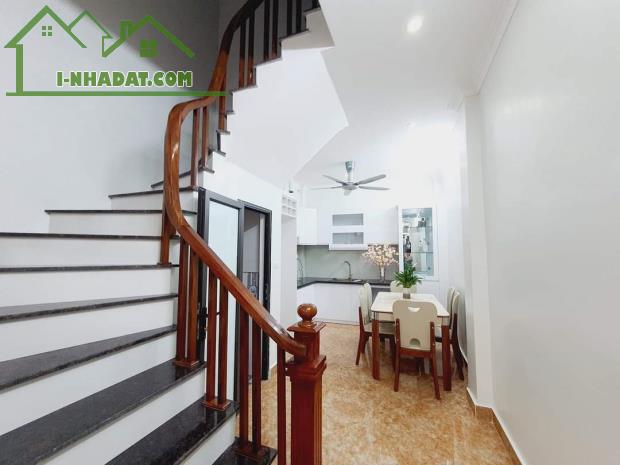 Bán Nhà Riêng Phố Chính Kinh 45m LÔ GÓC - KINH DOANH. Giá Nhỉnh 6 Tỷ - 2