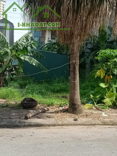 Siêu phẩm dịch vụ Yên Nghĩa, kinh doanh, vườn hoa, 50m2, 10.5 tỷ mặt phố Quyết Thắng