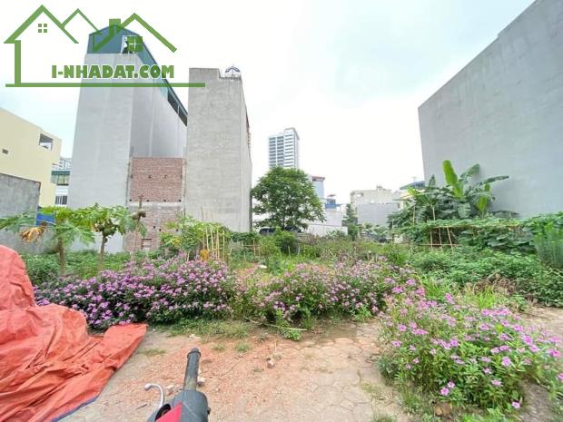 Bán đất dịch vụ Yên Nghĩa đường đôi 24m 52m2 nhỉnh 12 tỷ ô tô kinh doanh gần chung cư