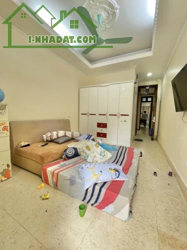 Bán nhà Trung Hòa 12 Tỷ, Phân Lô Vỉa hè- Ô tô, 48m2, 6PN, chi nhánh công ty, 2 thoáng