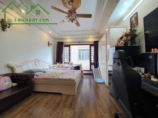 MẶT PHỐ VIEW HỒ TÂY - MỘT MẶT NGÕ - DIỆN TÍCH KHỦNG  Mô tả:   Mảnh đất đẳng cấp mặt Hồ Tây - 2