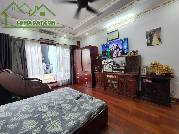 MẶT PHỐ VIEW HỒ TÂY - MỘT MẶT NGÕ - DIỆN TÍCH KHỦNG  Mô tả:   Mảnh đất đẳng cấp mặt Hồ Tây - 3