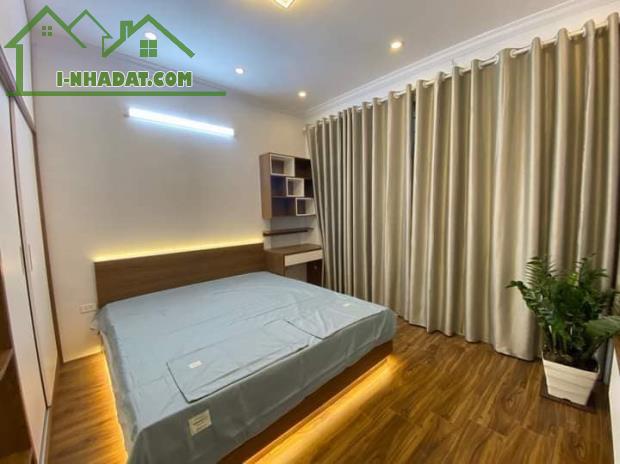 Bán  nhà Cầu Giấy dt45m x6t, mt 4m. giá 6.9 tỷ. - 2
