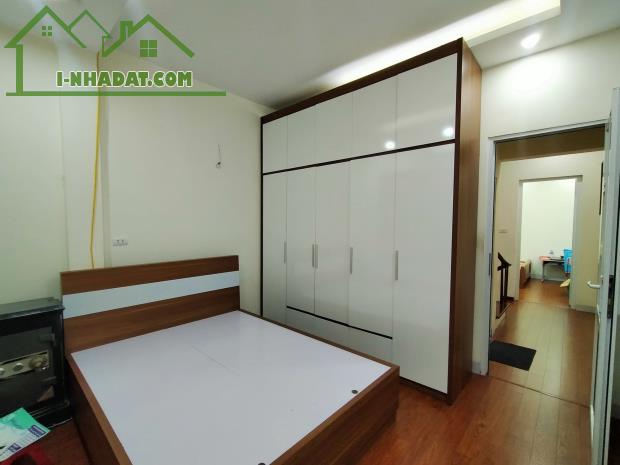 Bán nhà chủ tự xây Mật ( Việt Hưng ) Long Biên 36m 4 tầng 2.9 tỷ tặng hết nội thất
