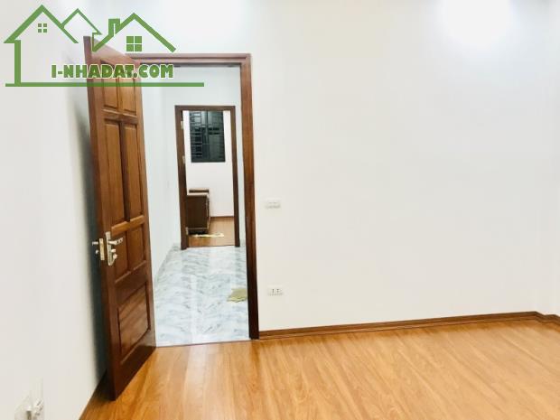 HOT, Bán nhà Phùng Khoang, Trung Văn, Nam Từ Liêm, ô tô đỗ, sát phố 40m2, 4T chỉ 4.25 tỷ. - 2