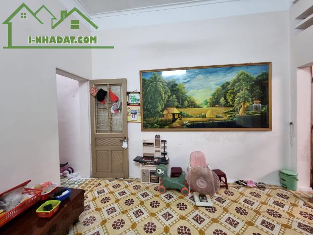 Nhà phân lô – oto vào nhà Nguyễn Khánh Toàn , Cầu Giấy  60m2 5 tầng chỉ 8,6 tỷ . - 1